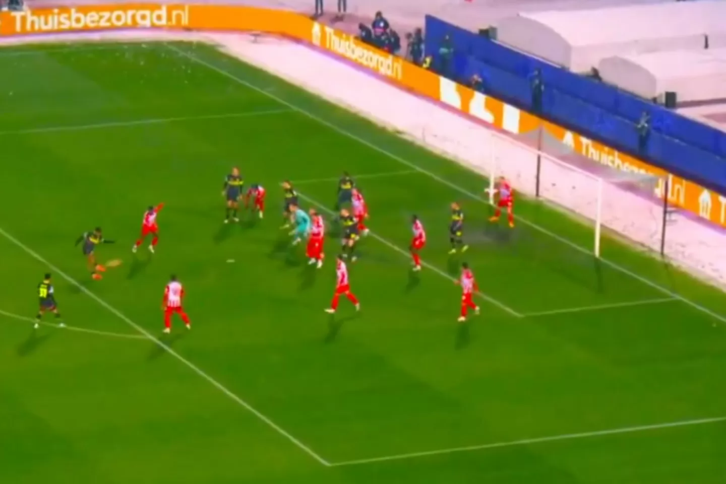 Champions League Live Updates: Barcelona Struggling at 3-1 Against Benfica, Salah Puts Liverpool Ahead of Lille