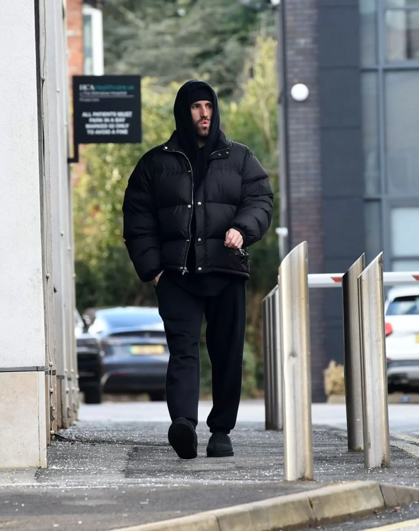 Man Utd Star “Luke Shaw” Spotted in Slippers on High Street